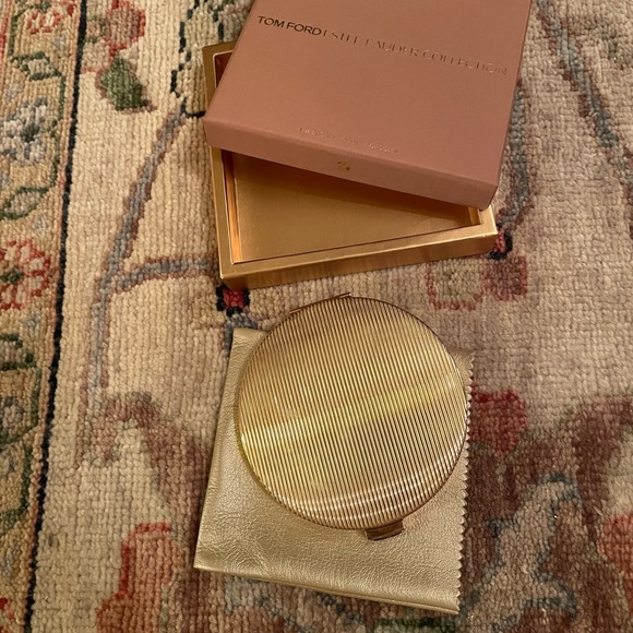TOM FORD Estée Lauder Gold Compact, Amber closure, Bronzer. Gold Leather Case. - Picture 1 of 11